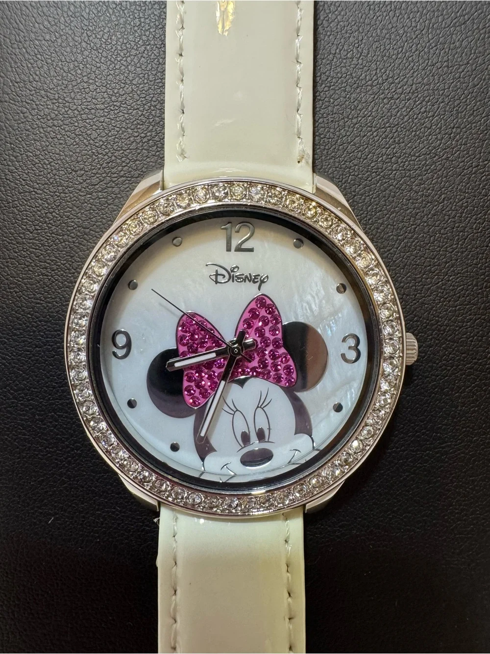 Disney Women’s Minnie Mouse White Patent Strap Watch with Crystal Bezel